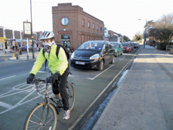 Graphical abstract: How does exposure to nitrogen dioxide compare between on-road and off-road cycle routes?